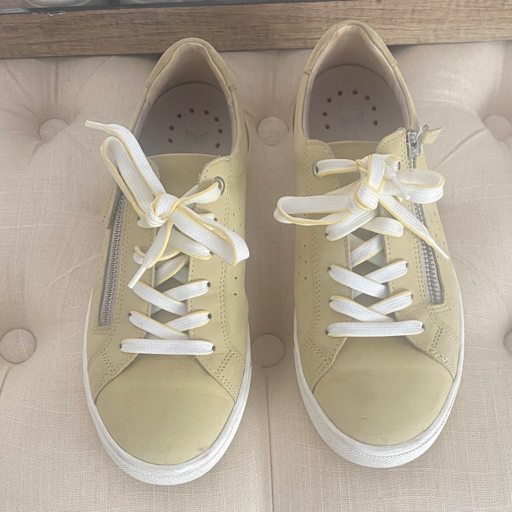 Mephisto Yellow sneakers with side zip. Size 6 1/2